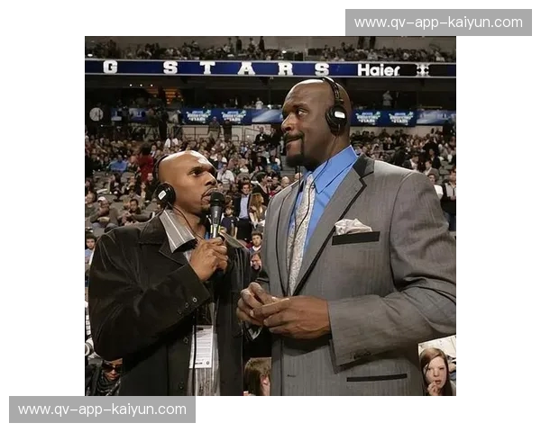 巨塔对决：大梦“罗宾逊”与鲨鱼“奥尼尔”，谁才是禁区统治者？